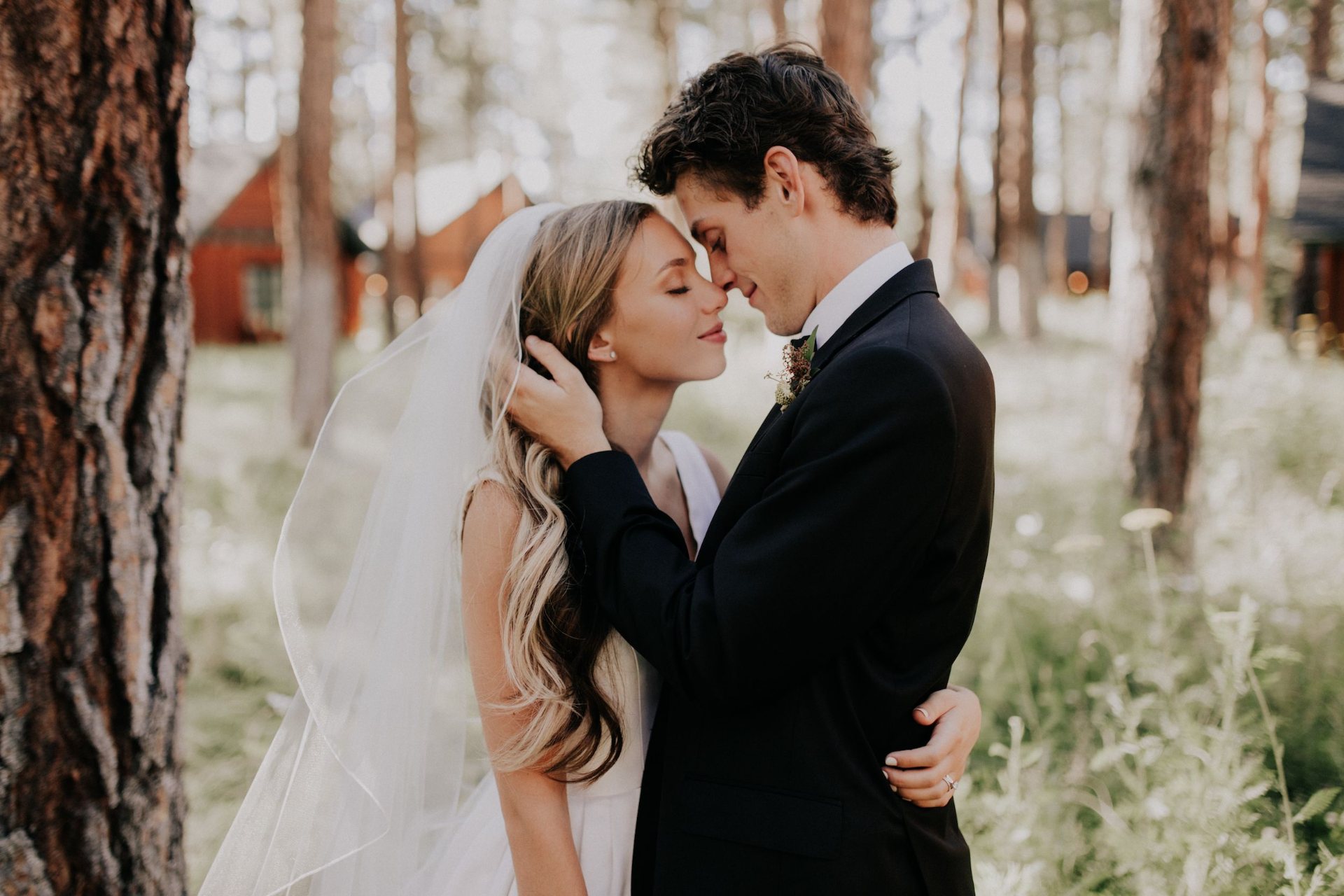 A lakeside wedding celebration at California Pines